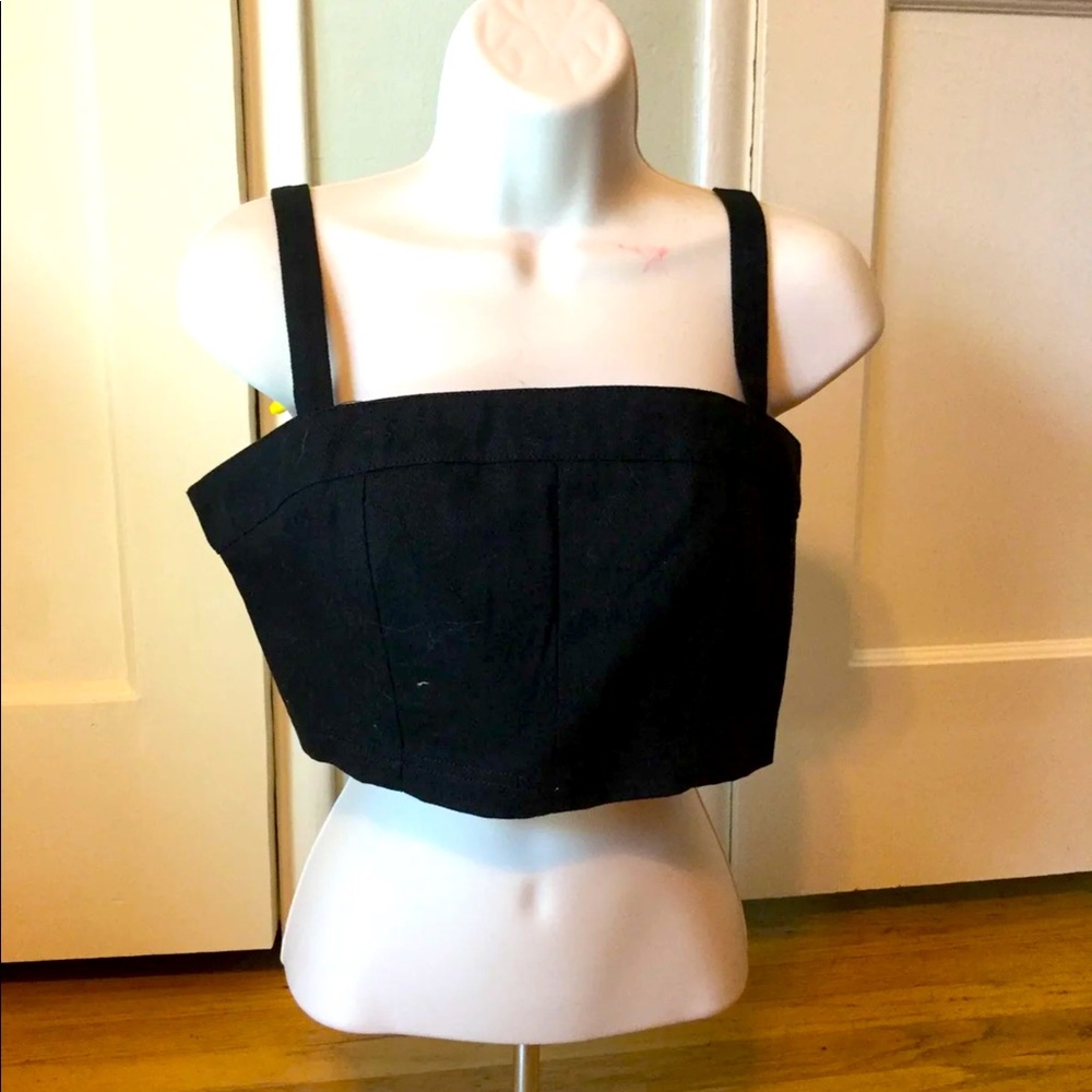 Women’s black zip up crop top